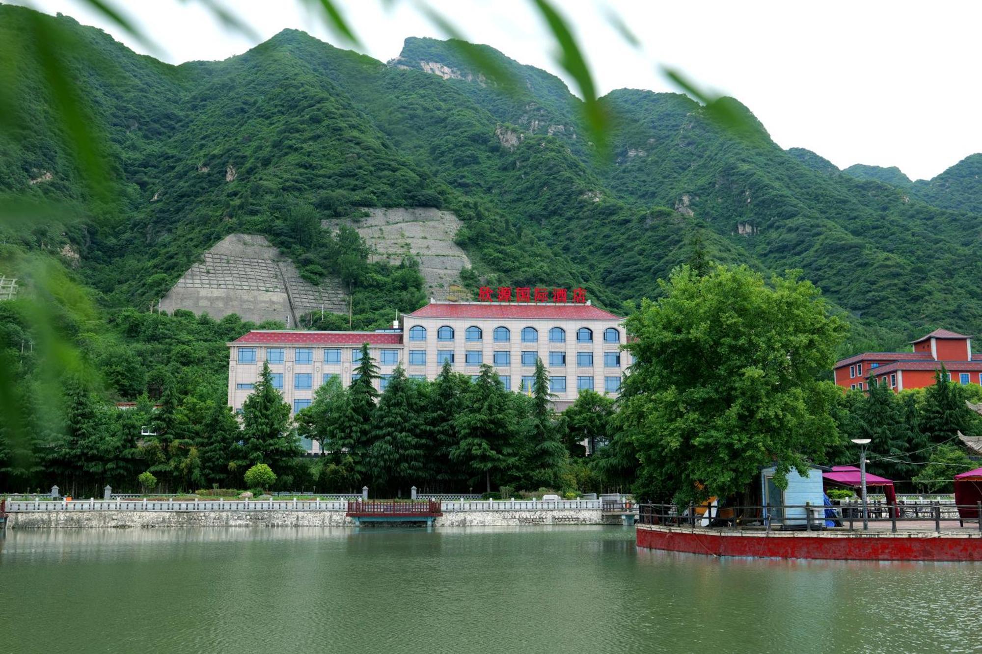 Huashan Xinghe International Hotel Huayin Екстериор снимка