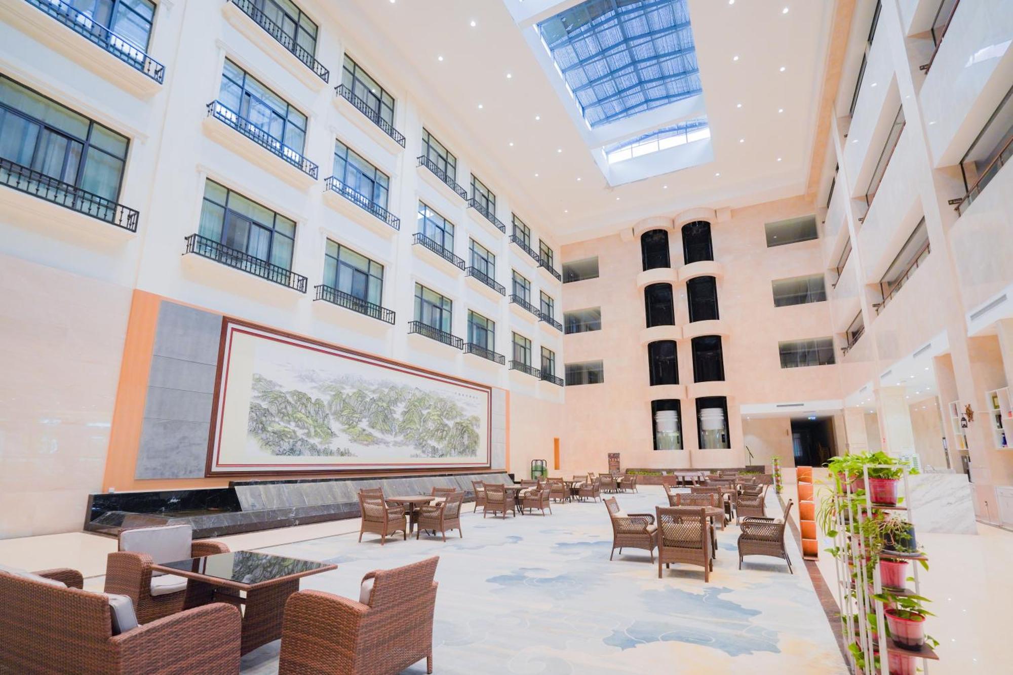 Huashan Xinghe International Hotel Huayin Екстериор снимка